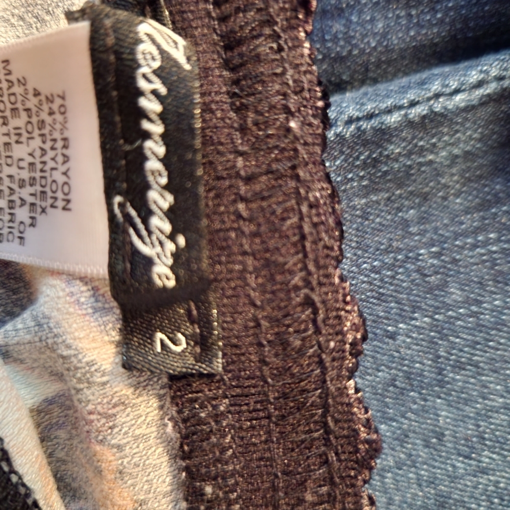 Woman pants - Picture 3 of 3